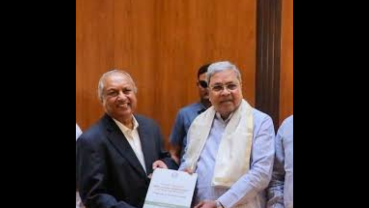 https://salarnews.in/public/uploads/images/newsimages/maannewsimage08062025_202850_cm siddarmaiah, nagmohan das.png